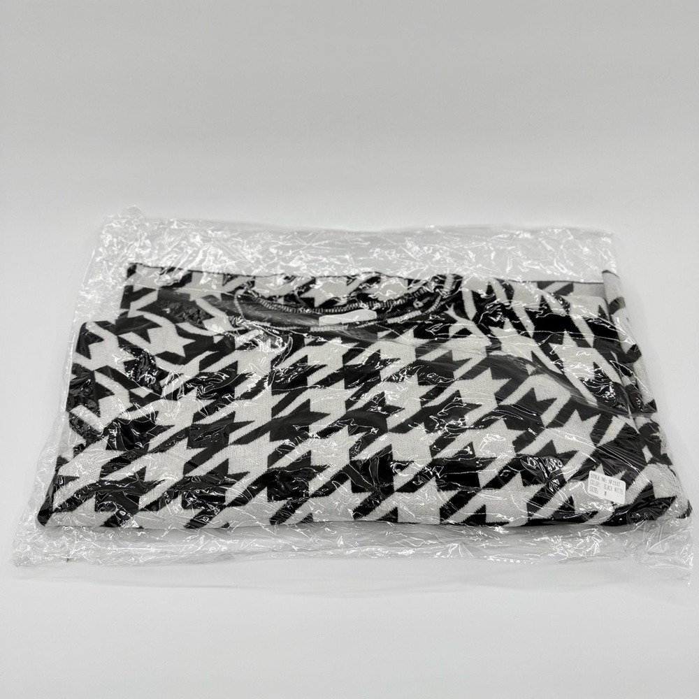 Six/Fifty Classic Houndstooth Black and White Women's Sweater - Picture 8 of 9